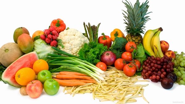 Фрукты и овощи – основная часть летнего рациона